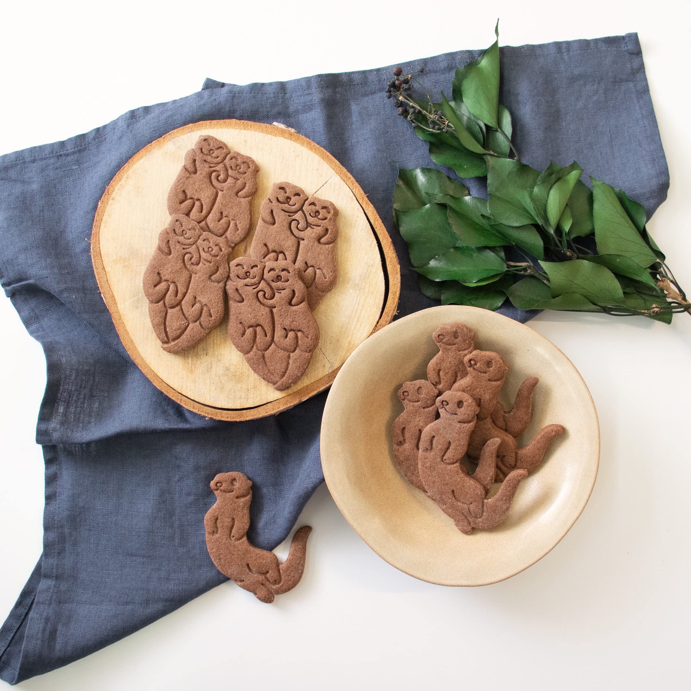 Amazon | BAKERLOGY ラッコ クッキー型 2点セット（泳ぐ＆手つなぐ